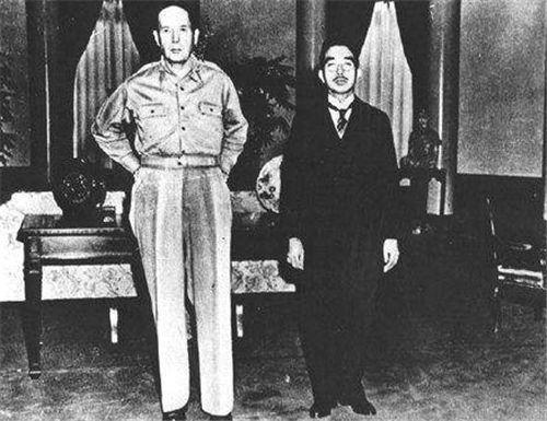 裕仁天皇投降视频,见证二战终结的震撼时刻