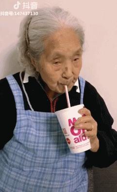 中国老奶奶视频,中国老奶奶的温馨日常