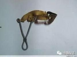 无架弹弓的正确拿法视频,轻松上手，精准射击