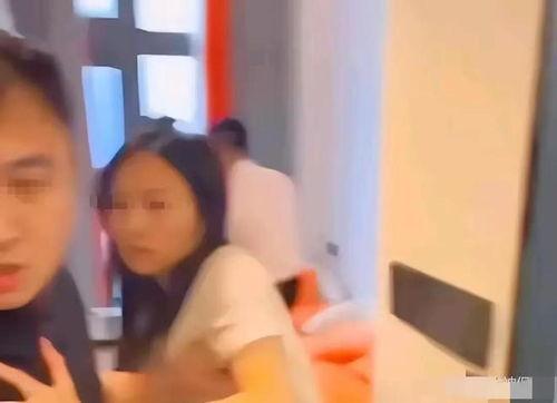 老婆出轨视频,揭秘妻子背叛的瞬间