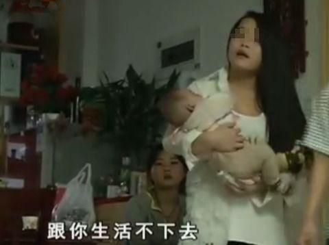 吃奶摸下面视频,吃奶摸下面，萌娃搞笑瞬间