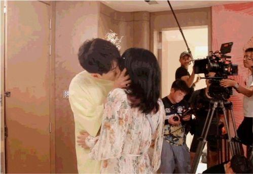 激烈吻戏视频,激情四溢！吻戏片段引网友热议