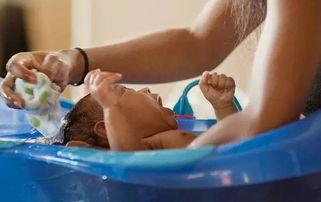 怎样给婴儿洗澡视频,婴儿洗澡视频教程详解