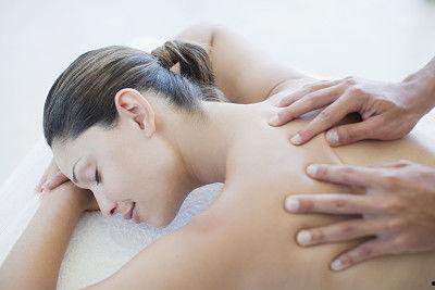 腰椎间盘突出按摩手法视频,专业指导，轻松缓解腰痛