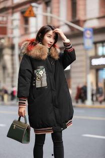 羽绒服视频,视频揭秘挑选与护理技巧