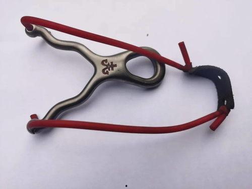 弹弓高手下斑鸠视频,一击命中斑鸠精彩瞬间