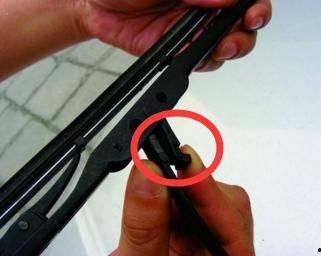 雨刷器安装视频,跟随视频轻松上手