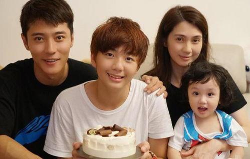 全家带凳子吃瓜真千金爆料啦短剧,一场爆笑的豪门恩怨