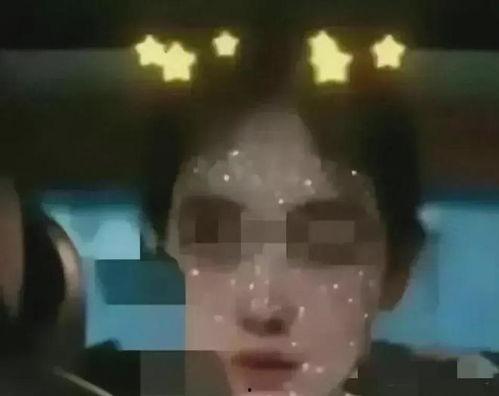 黑仔扒门缝吃瓜视频,揭秘吃瓜群众的秘密生活