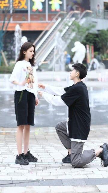 马操人视频,揭秘现代都市生活新潮流