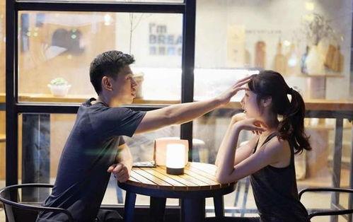 男人添女人下面的视频,男人添女人情感互动揭秘